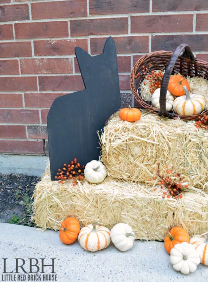 Wooden Black Cat Halloween Decor | LITTLE RED BRICK HOUSE